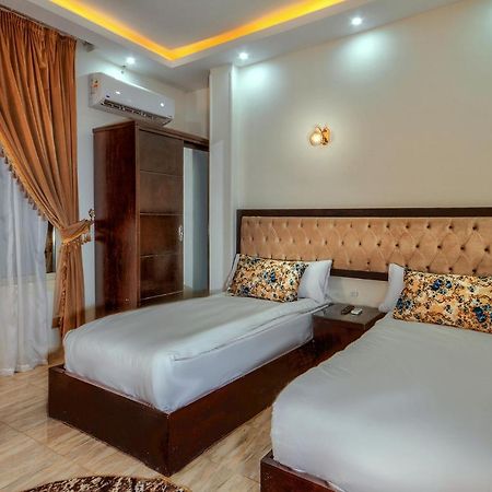 Tut Pyramids View Hotel Kafrat al Jabal Bagian luar foto