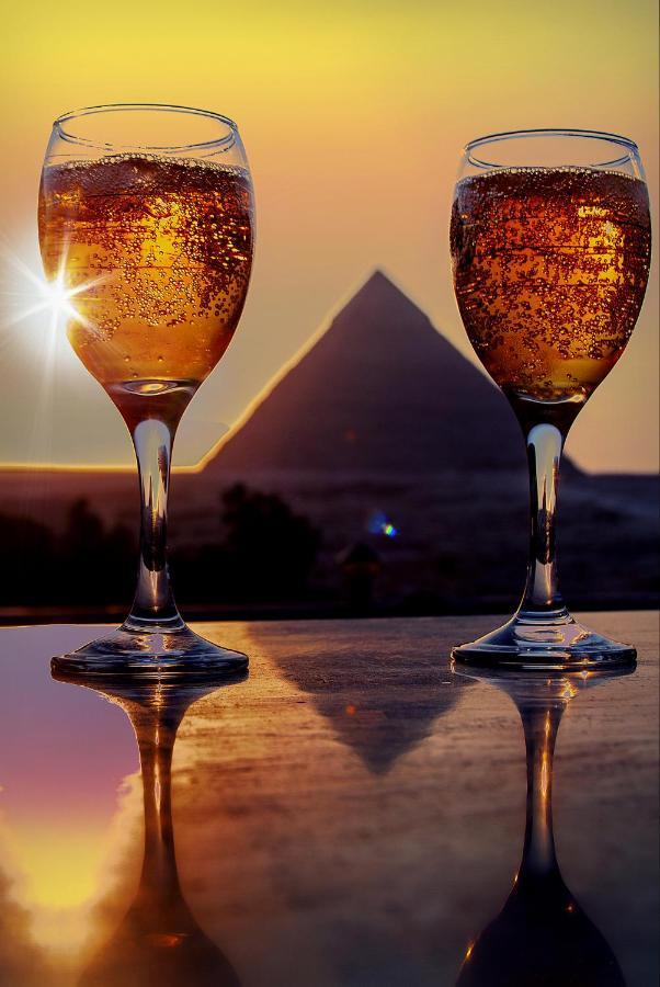 Tut Pyramids View Hotel Kafrat al Jabal Bagian luar foto