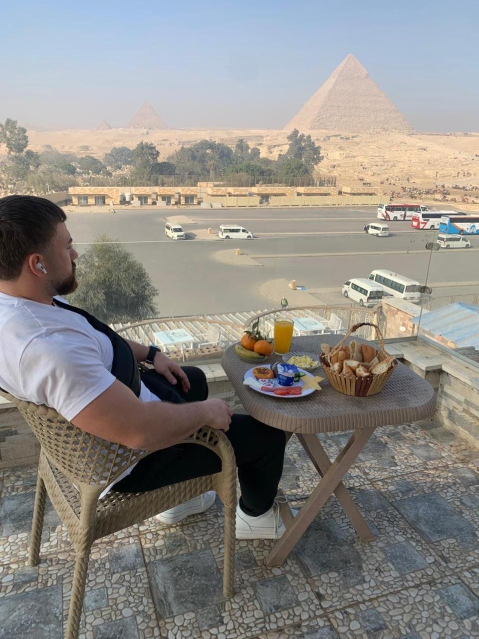 Tut Pyramids View Hotel Kafrat al Jabal Bagian luar foto