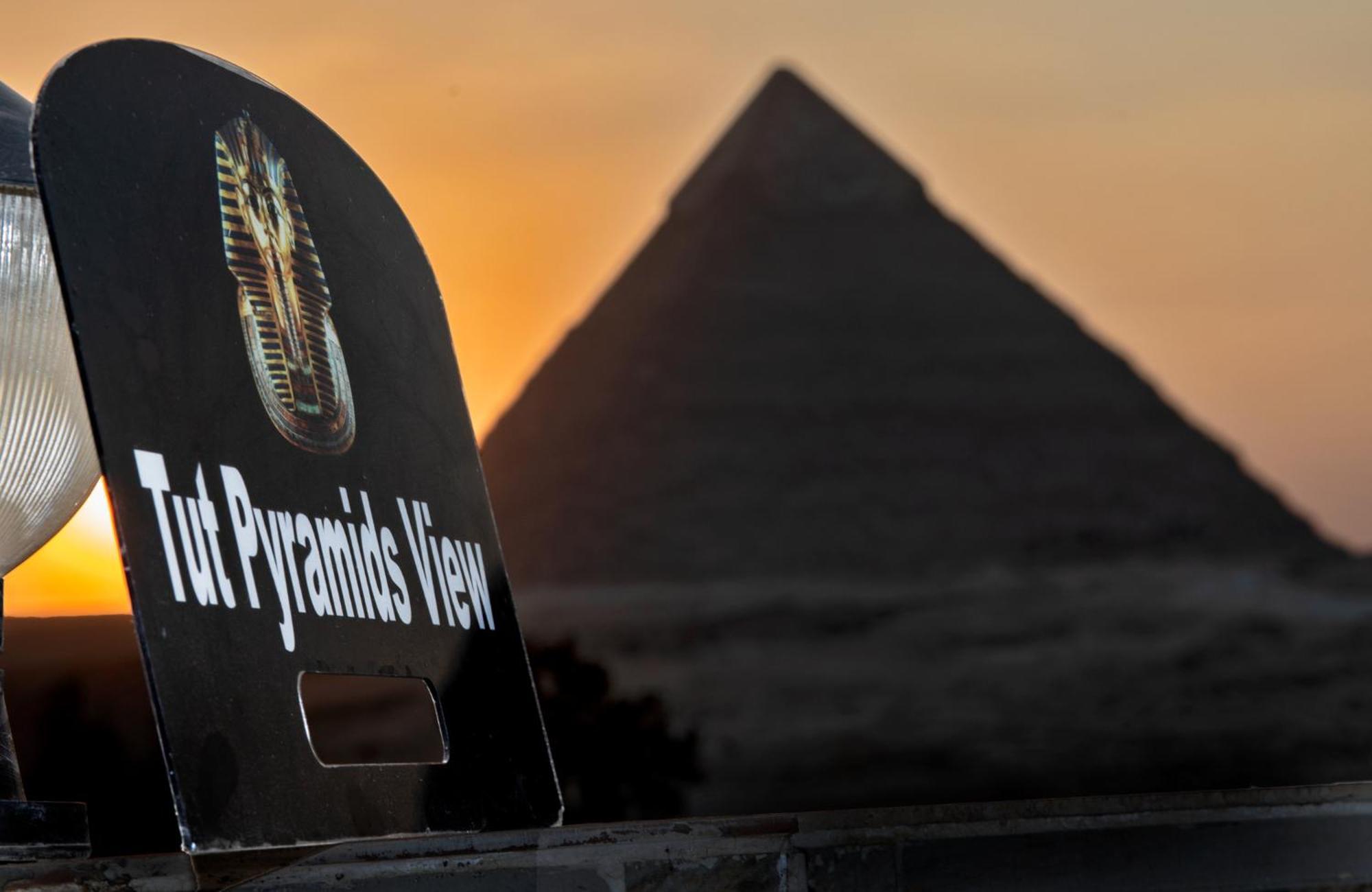 Tut Pyramids View Hotel Kafrat al Jabal Bagian luar foto